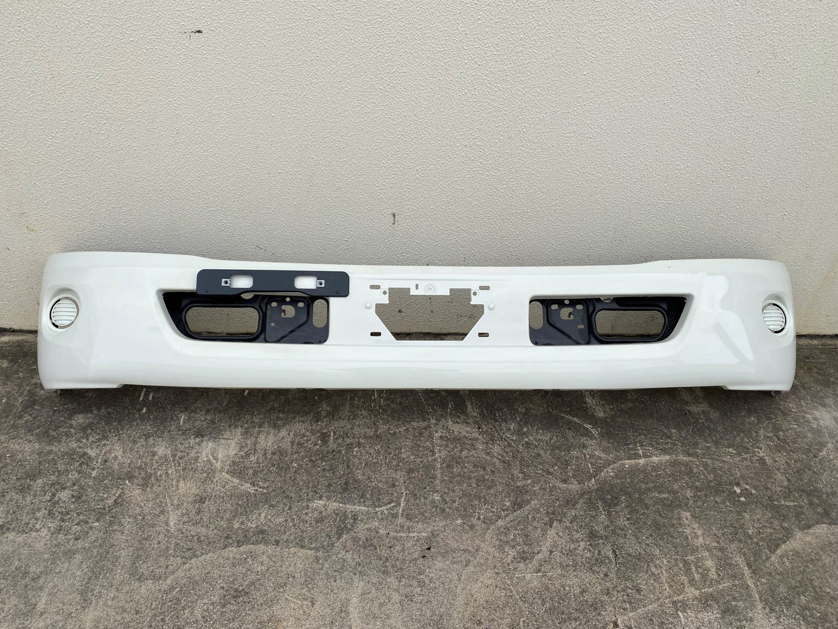 Hino 300 Series/Dutro Front Bumper Bar – With Chrome Mould – Without Fog & With Radar – Wide Cab – Second Hand – XZU6/7_XKU6/7_XJC7 (10/2011-On) image 1