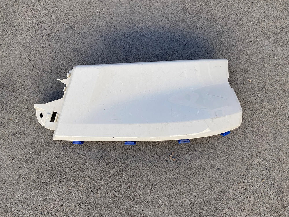 Hino 500 Series Front Bumper Bar End Garnish Left Hand – Upper – High Bar – Second Hand – FM/GH (2017-On) image 1